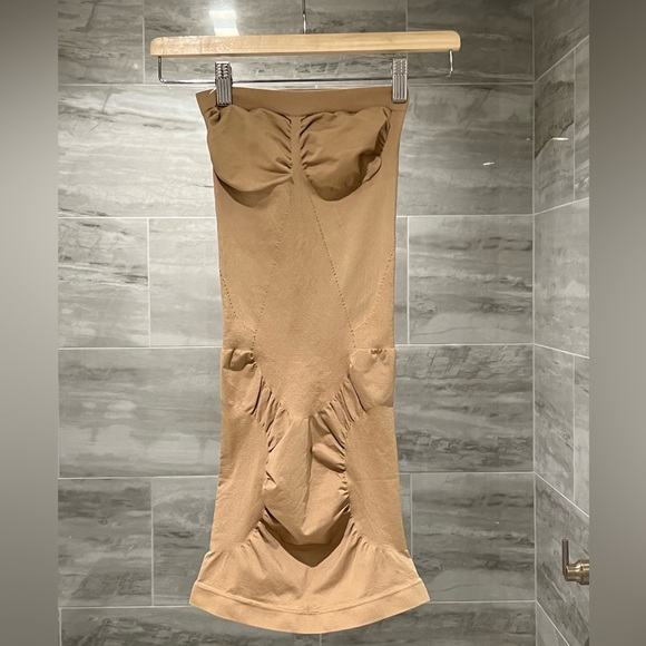 Shapewear, Nude, Strapless dress (full body), size small - Picture 1 of 4